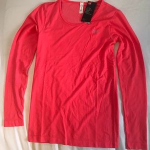 Long sleeve athletic shirt